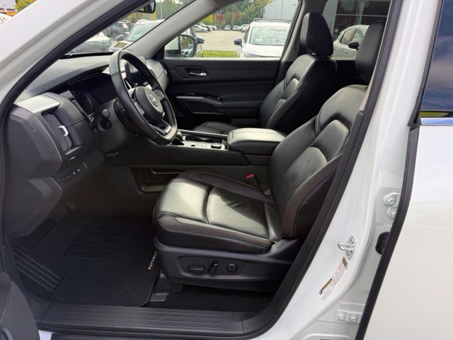 Certified 2024 Nissan Pathfinder SL AWD/4WD image 19