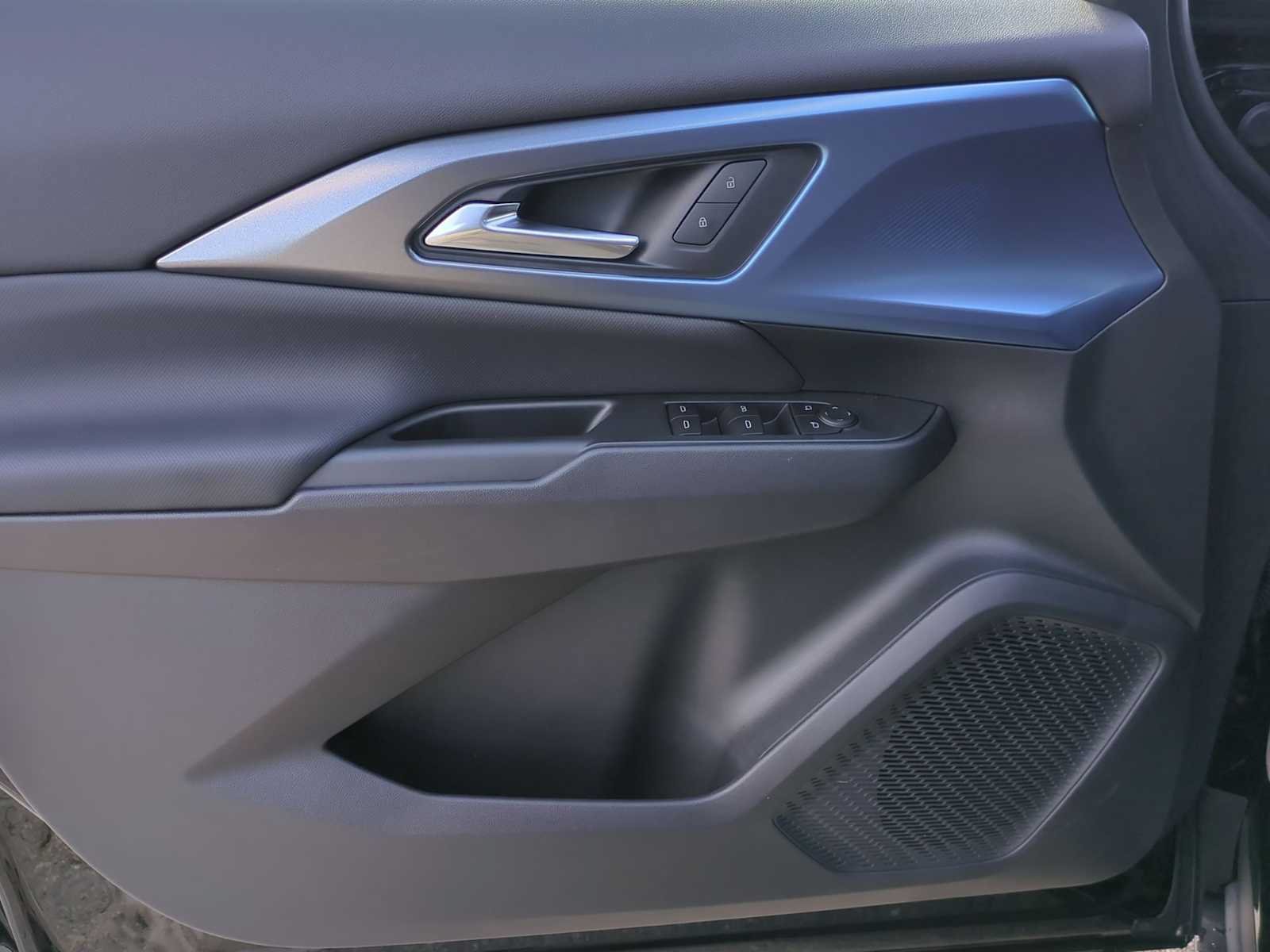 New 2026 Chevrolet Equinox EV LT AWD/4WD image 10
