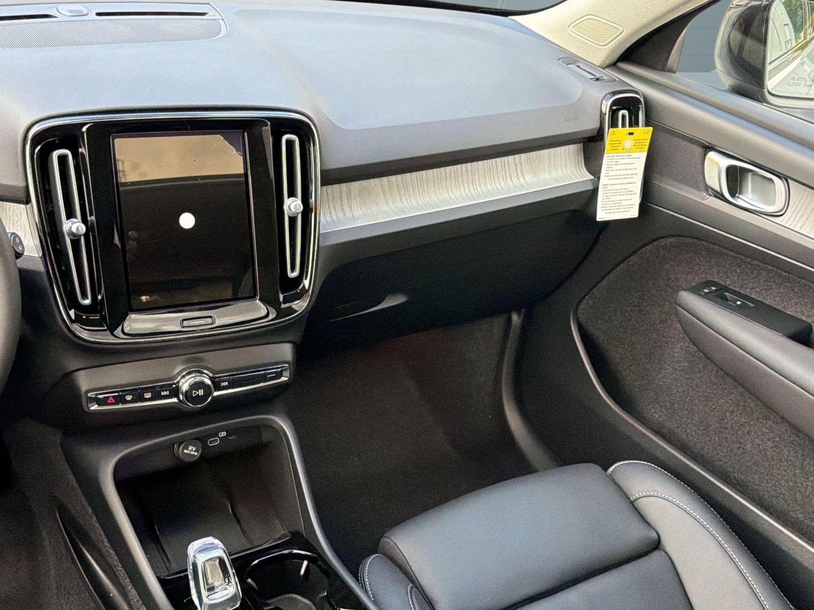 New 2026 Volvo XC40 B5 Plus w/ Protection Package Premier AWD/4WD image 28
