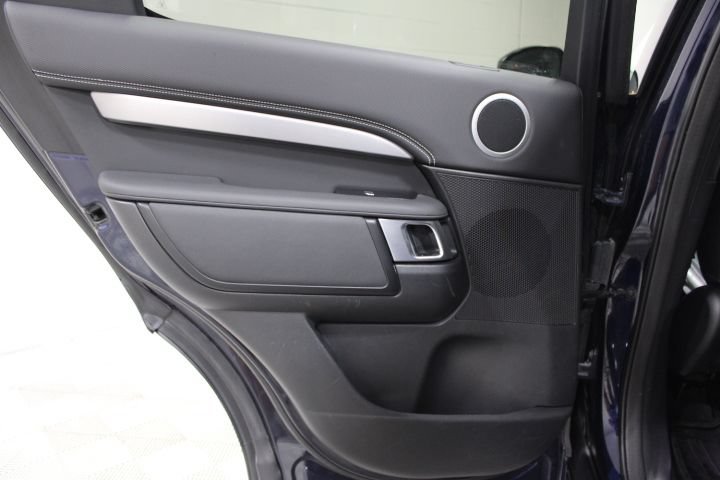 Used 2021 Land Rover Discovery S R-Dynamic AWD/4WD image 23