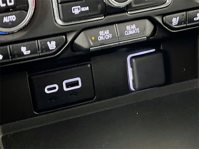 Used 2024 GMC Yukon SLT image 20