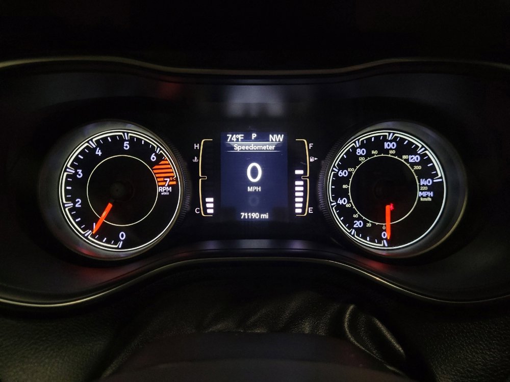 Used 2019 Jeep Cherokee Latitude w/ Cold Weather Group image 23