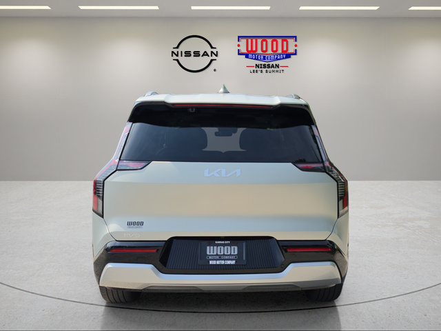 Used 2024 Kia EV9 Land AWD/4WD image 3