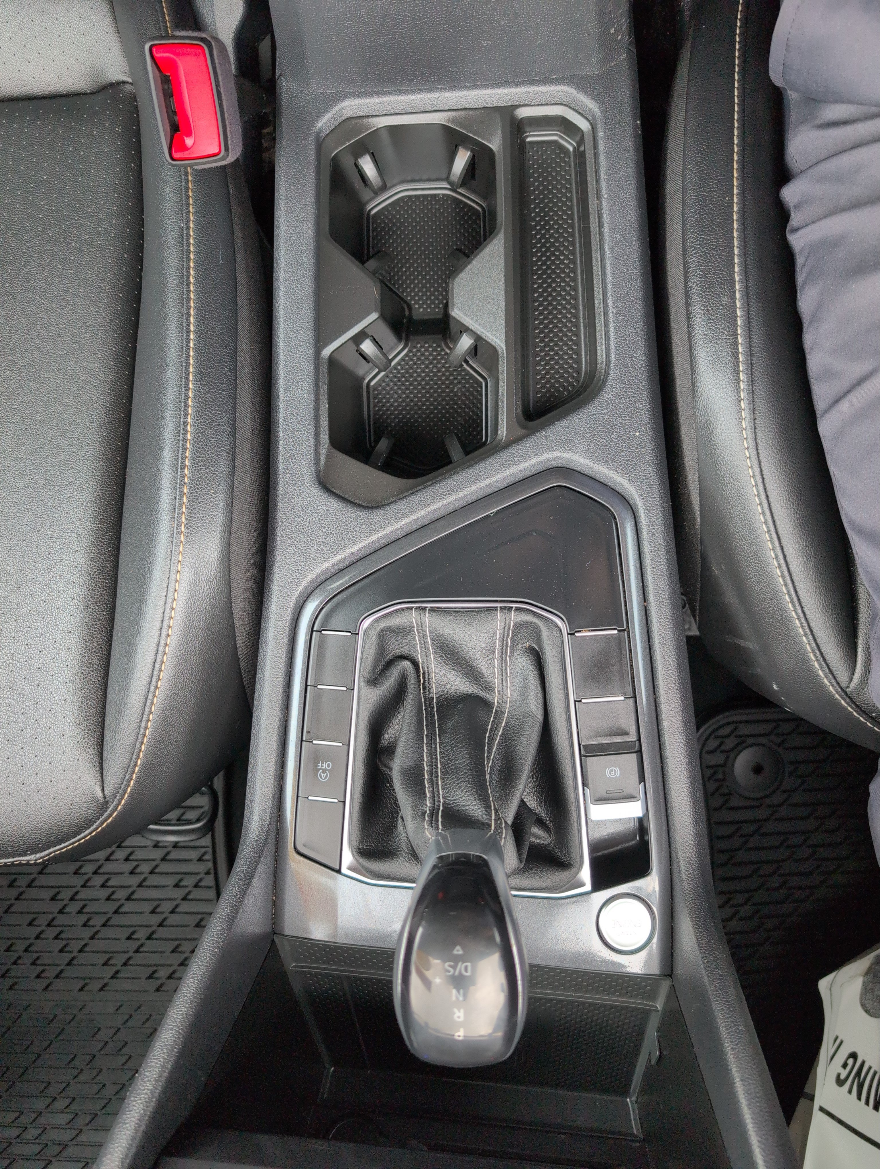 Used 2023 Volkswagen Tiguan SE FWD image 23