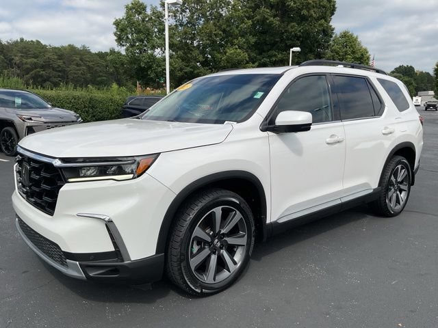 Used 2023 Honda Pilot Elite image 2
