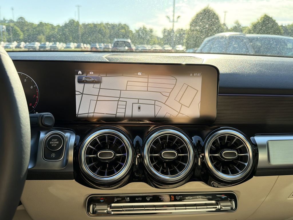 Certified 2025 Mercedes-Benz GLB 250 4MATIC image 22