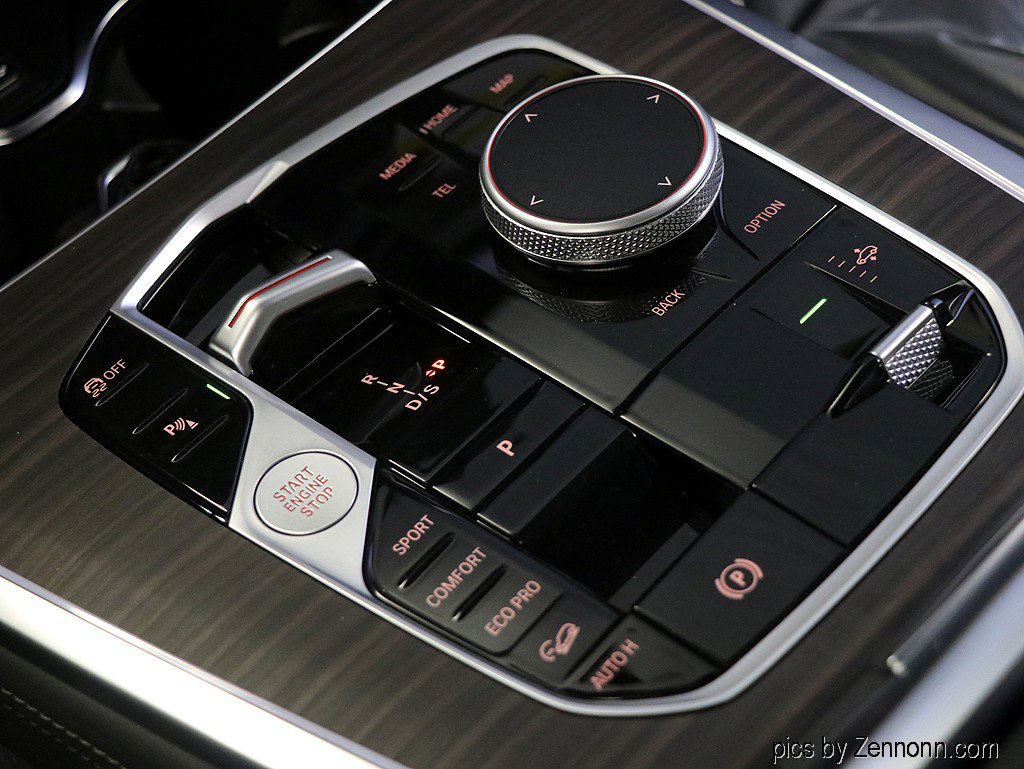 Used 2026 BMW X7 xDrive40i w/ Premium Package image 26