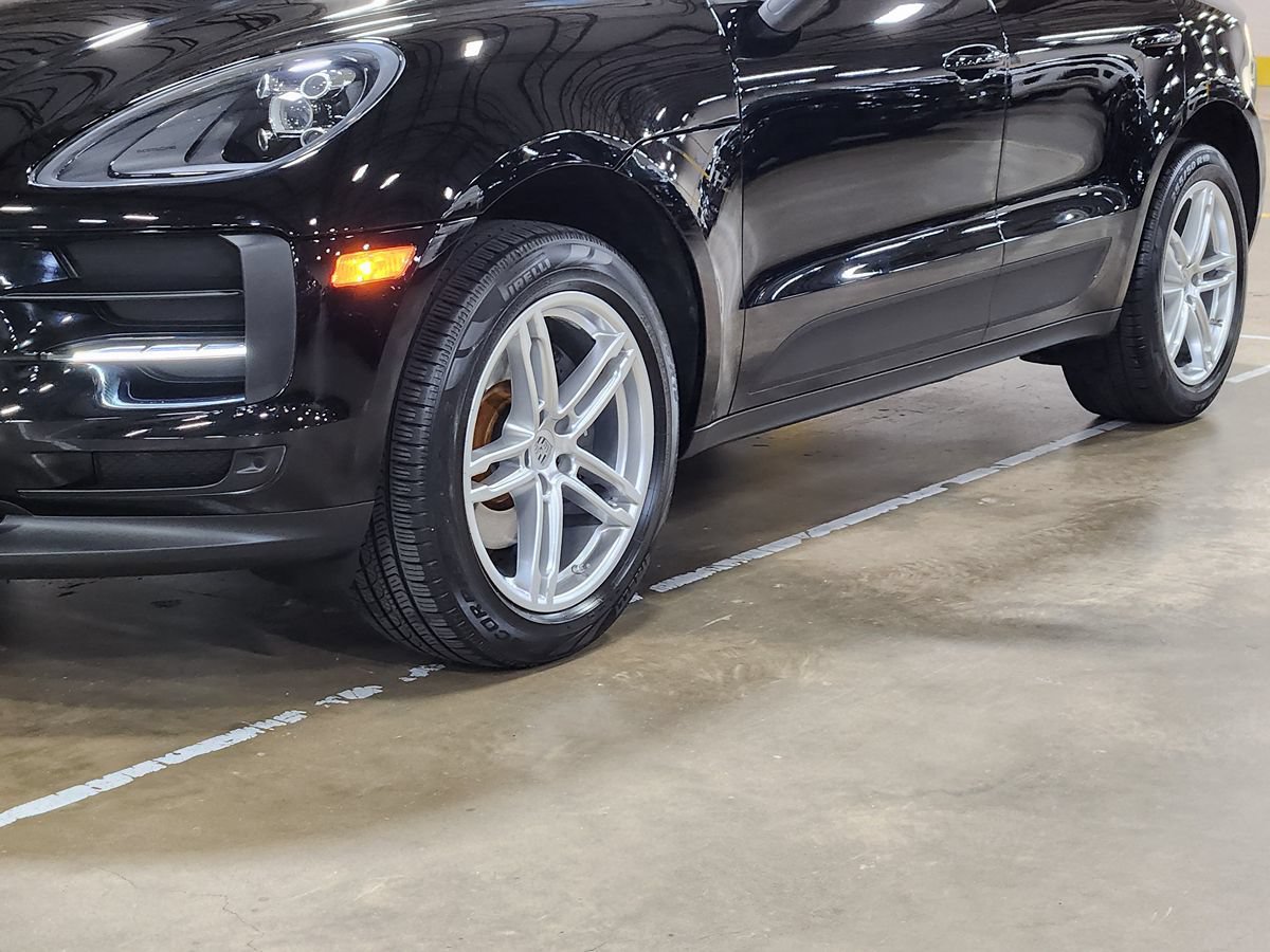 Used 2020 Porsche Macan AWD/4WD image 17