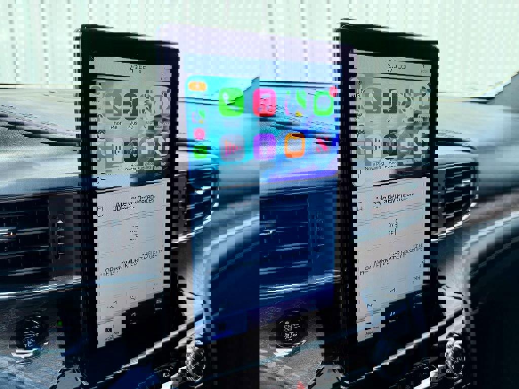 Used 2021 Ford Explorer Platinum w/ Equipment Group 601A AWD/4WD image 33