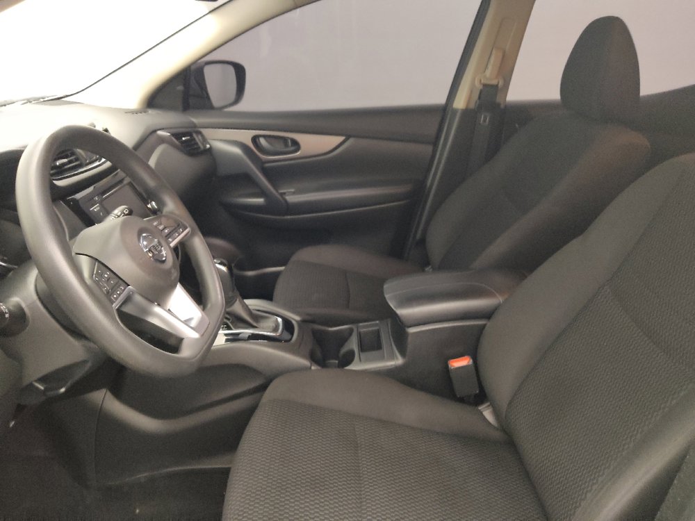 Used 2020 Nissan Rogue Sport S image 17