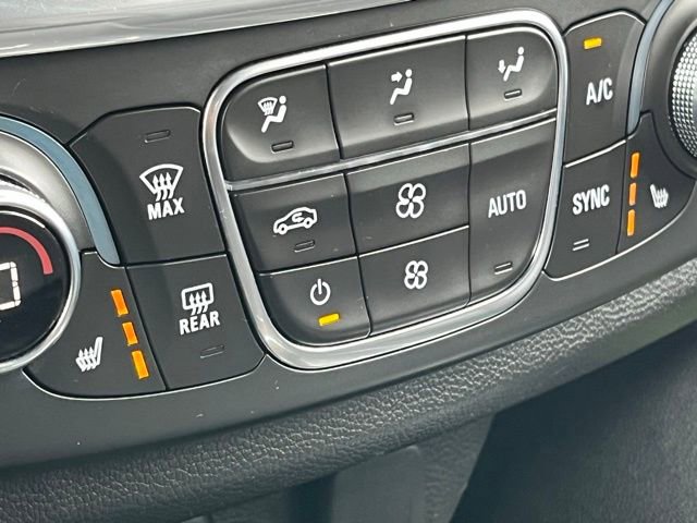 Used 2022 Chevrolet Traverse LT w/ LT Premium Package image 40