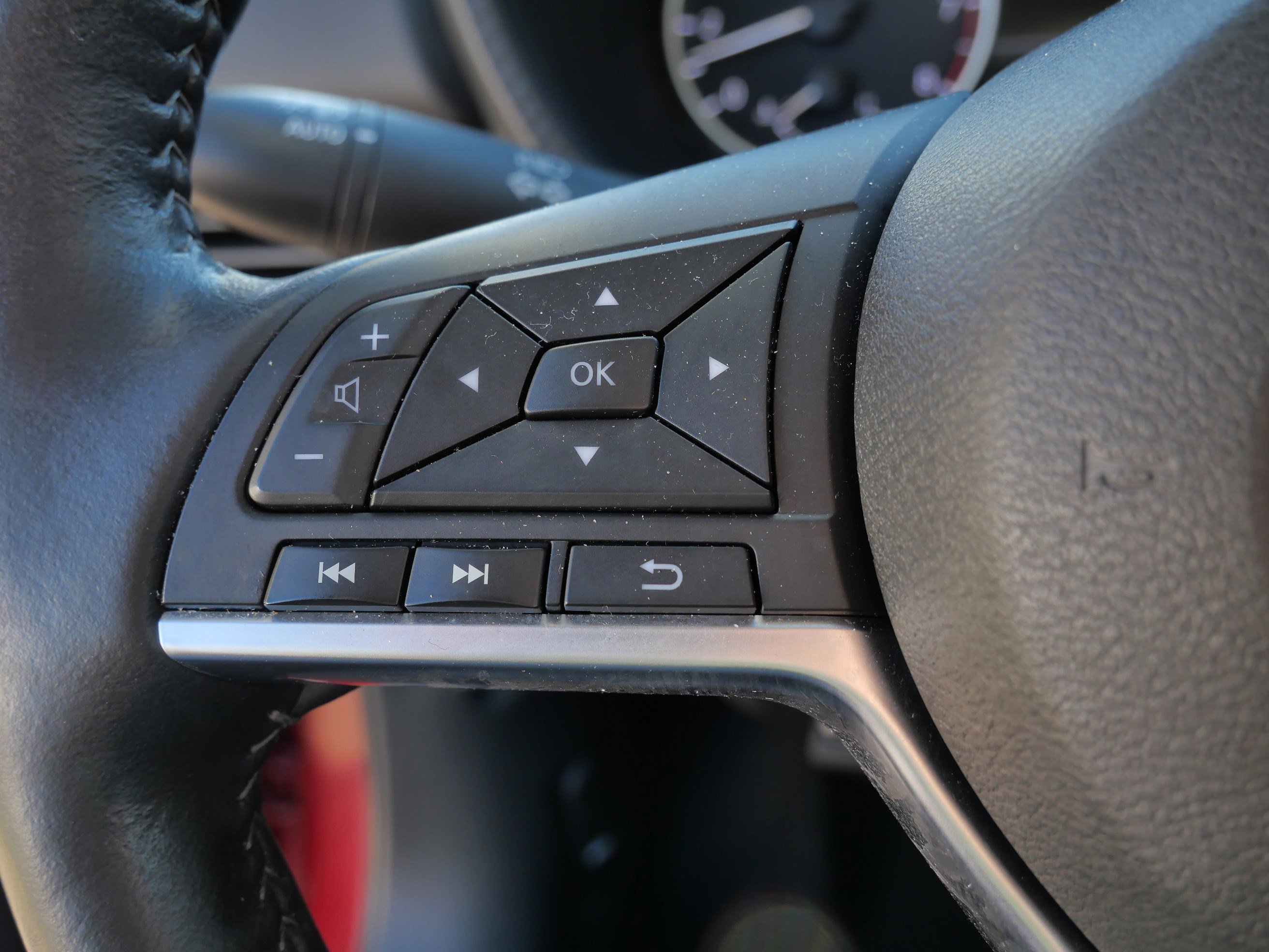 Used 2025 Nissan Sentra SV w/ All-Weather Package image 27