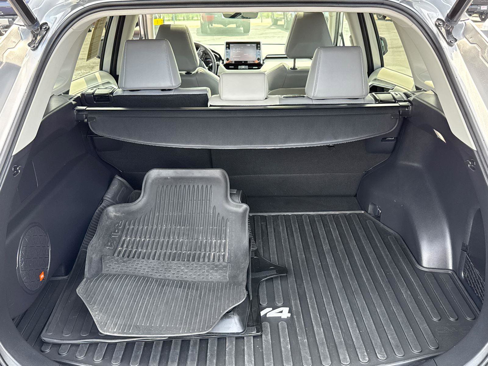 Used 2022 Toyota RAV4 Limited w/ Limited Grade Weather Package AWD/4WD image 7