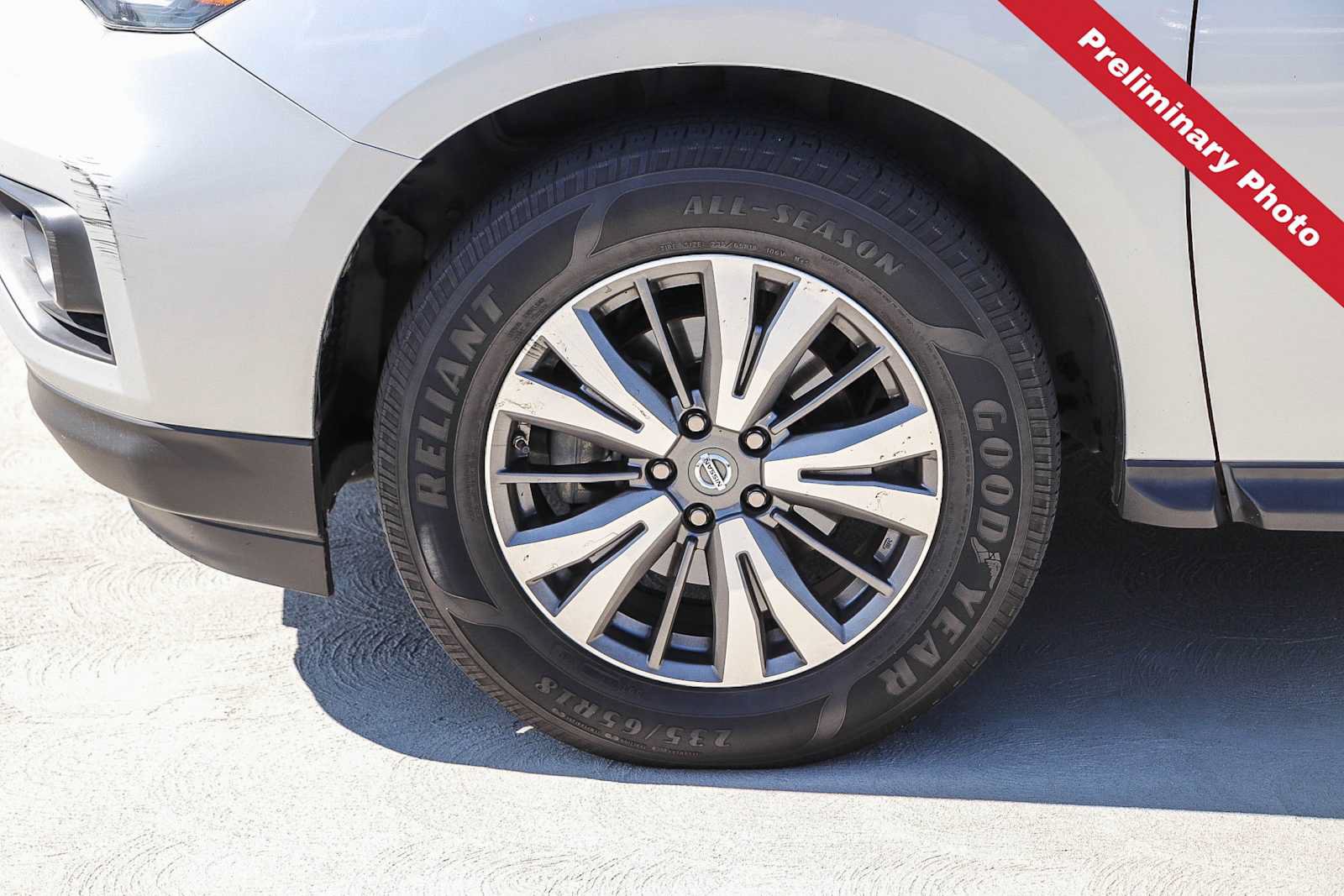 Used 2017 Nissan Pathfinder SV FWD image 10