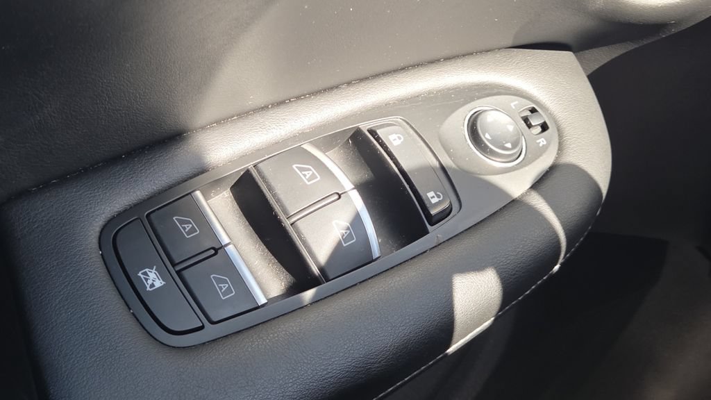 Used 2019 INFINITI QX50 Essential w/ Proactive Package AWD/4WD image 28