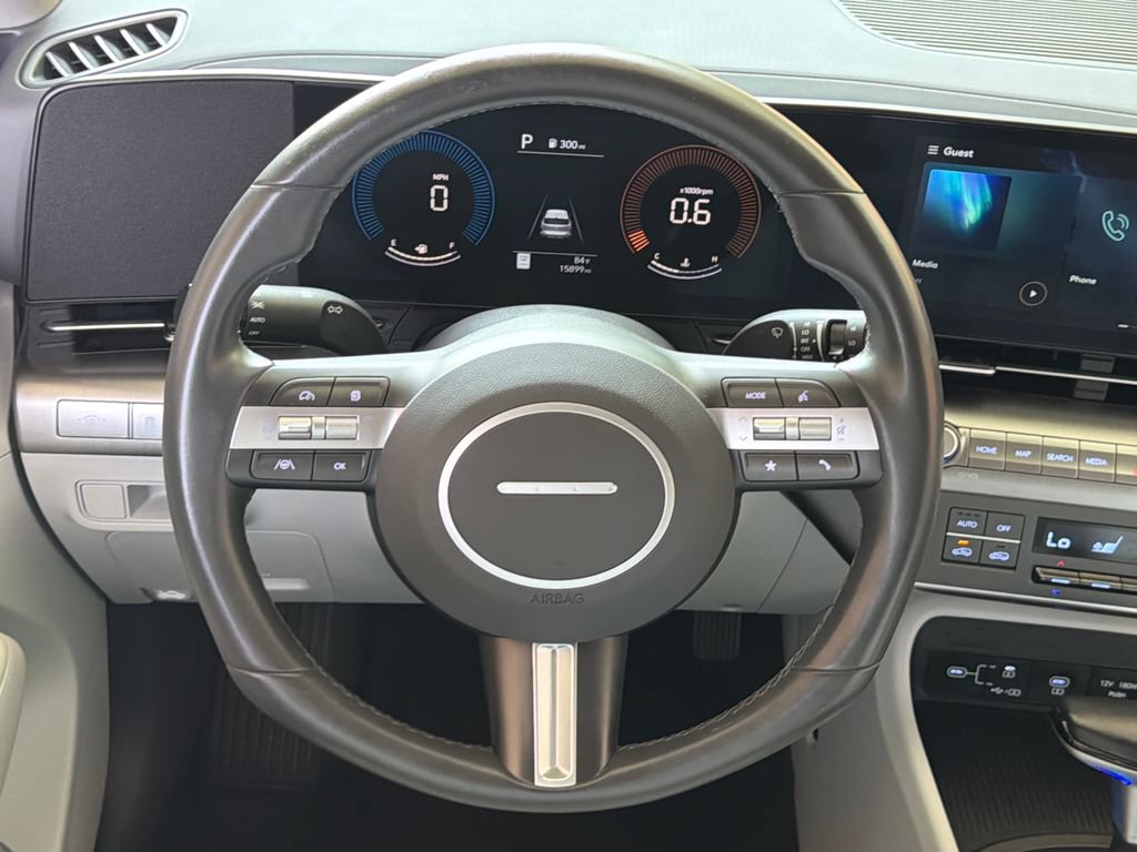 Used 2025 Hyundai Kona SEL FWD image 4
