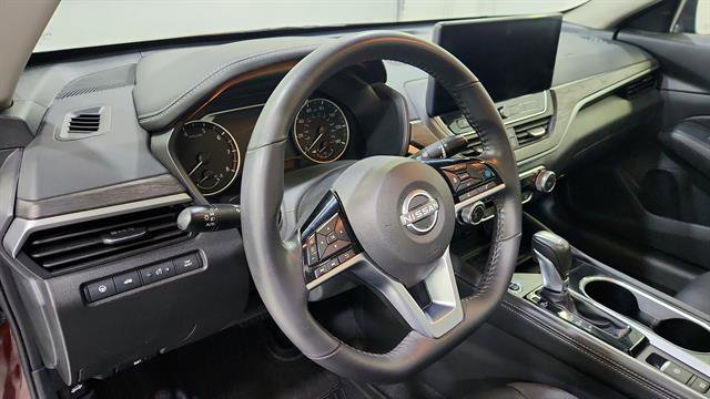 Certified 2024 Nissan Altima 2.5 SV w/ SV Premium Package FWD image 11