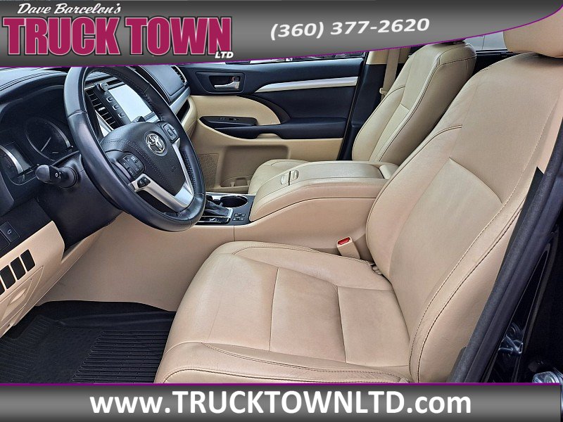Used 2016 Toyota Highlander XLE w/ Protection Package #3 AWD/4WD image 18