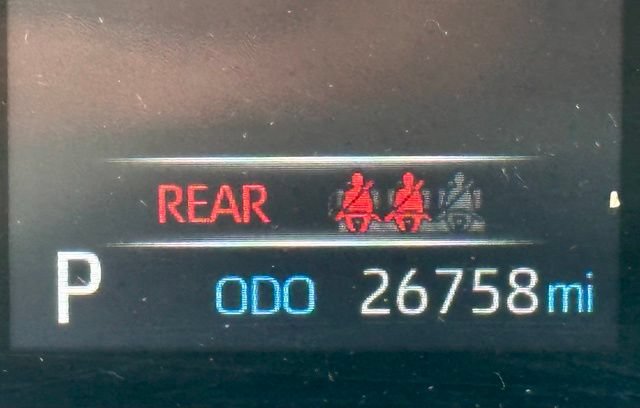 Used 2022 Toyota RAV4 XLE Premium AWD/4WD image 21