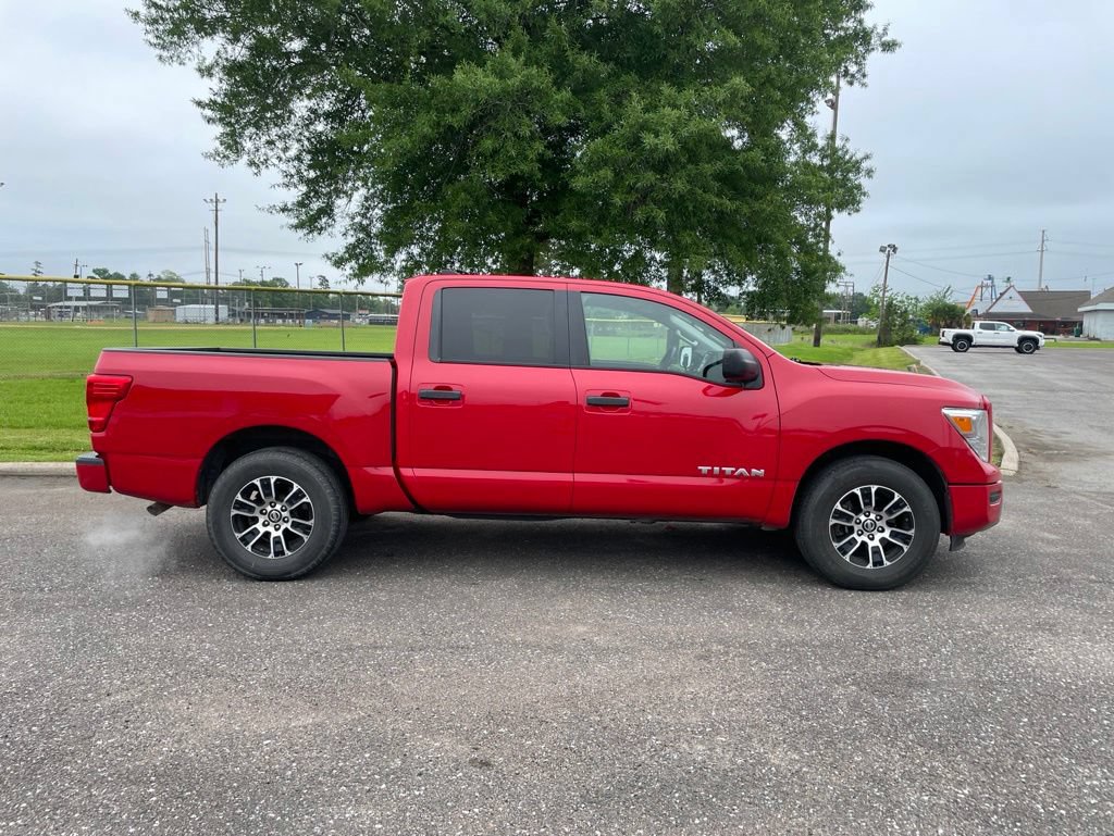 Used 2022 Nissan Titan SV RWD image 9