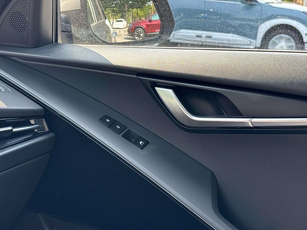 Certified 2023 Kia Niro LX FWD image 27