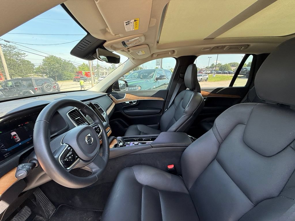 Used 2024 Volvo XC90 B6 Plus AWD/4WD image 12