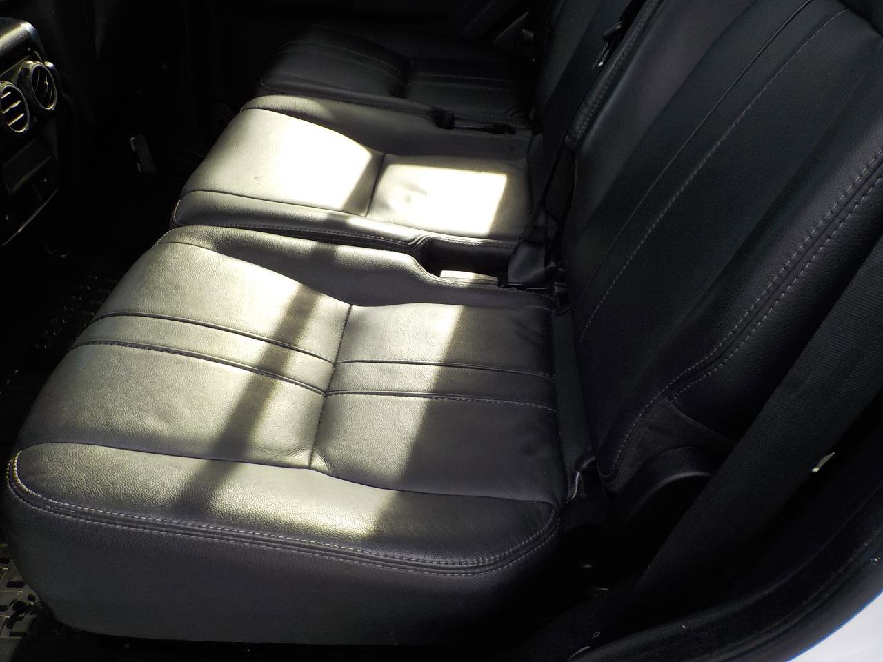 Used 2015 Land Rover LR4 HSE AWD/4WD image 21