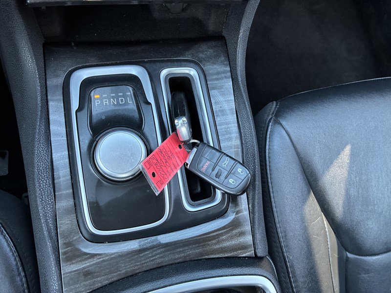 Used 2015 Chrysler 300 Limited image 13