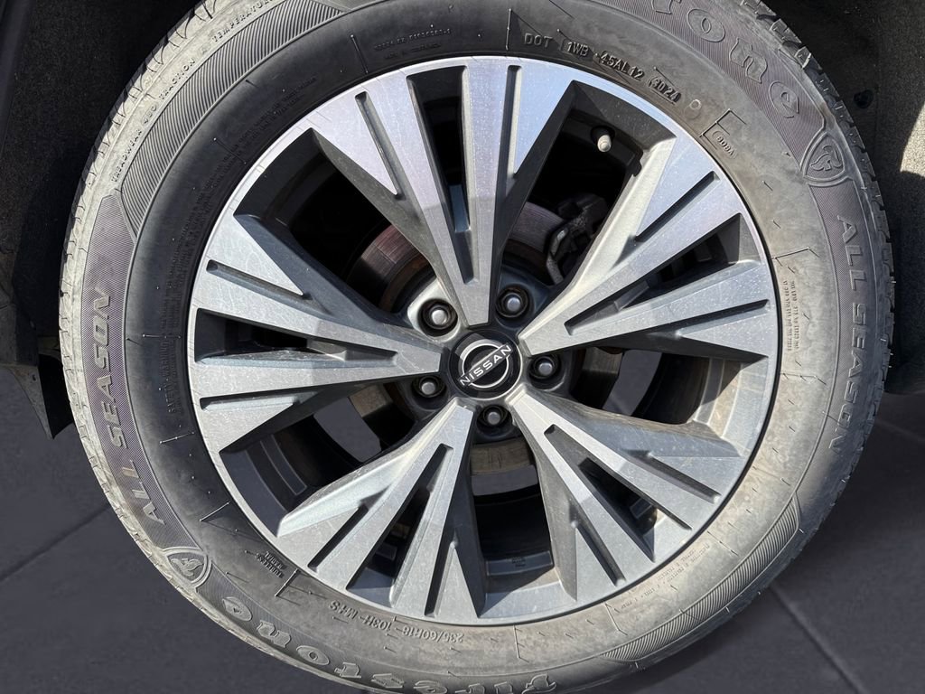 Used 2023 Nissan Rogue SV image 14