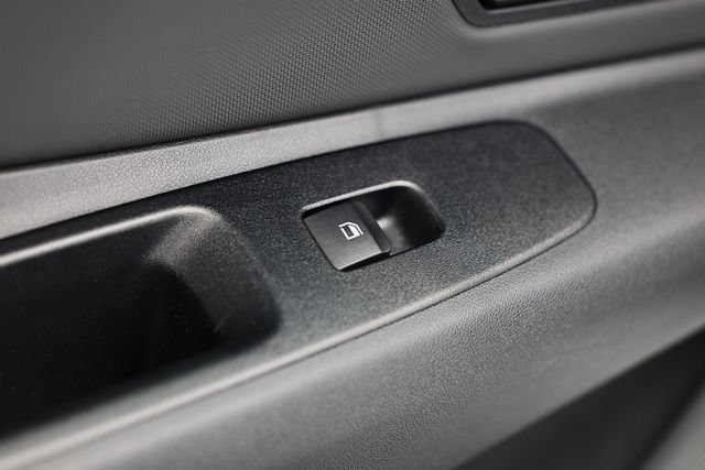 Certified 2025 Hyundai Elantra SEL FWD image 23