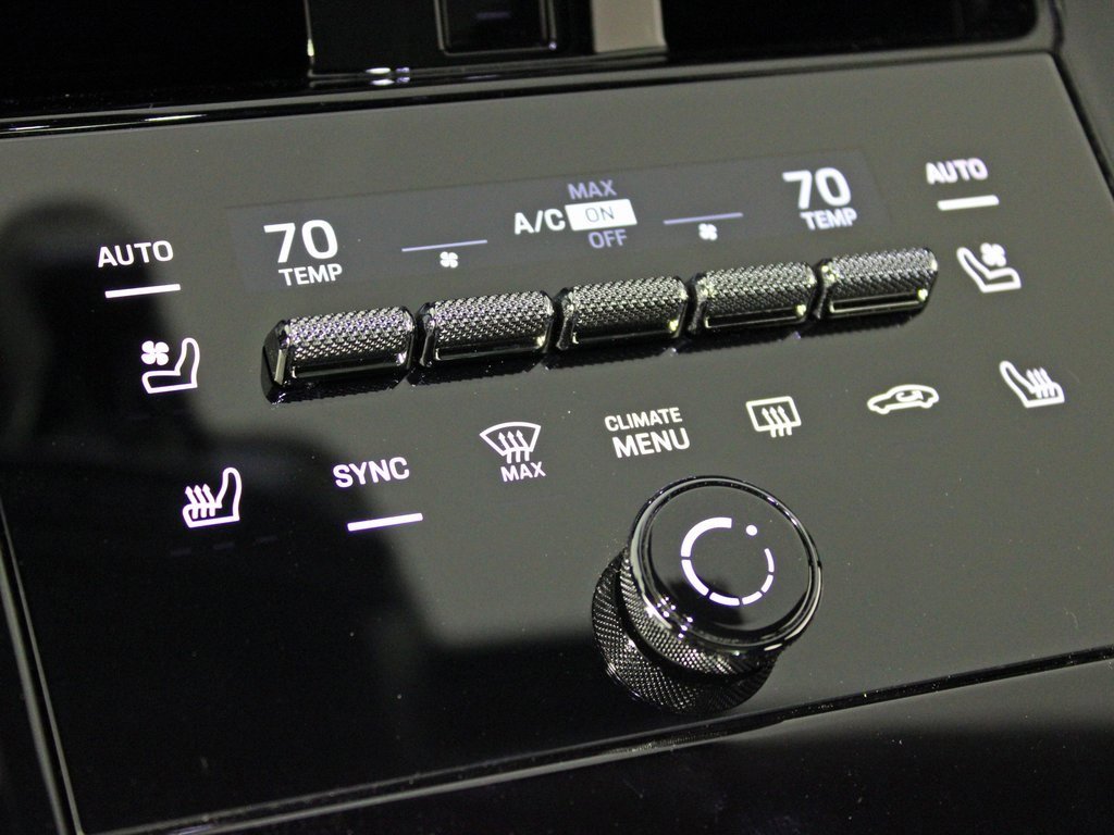 Used 2025 Porsche Panamera 4 image 31