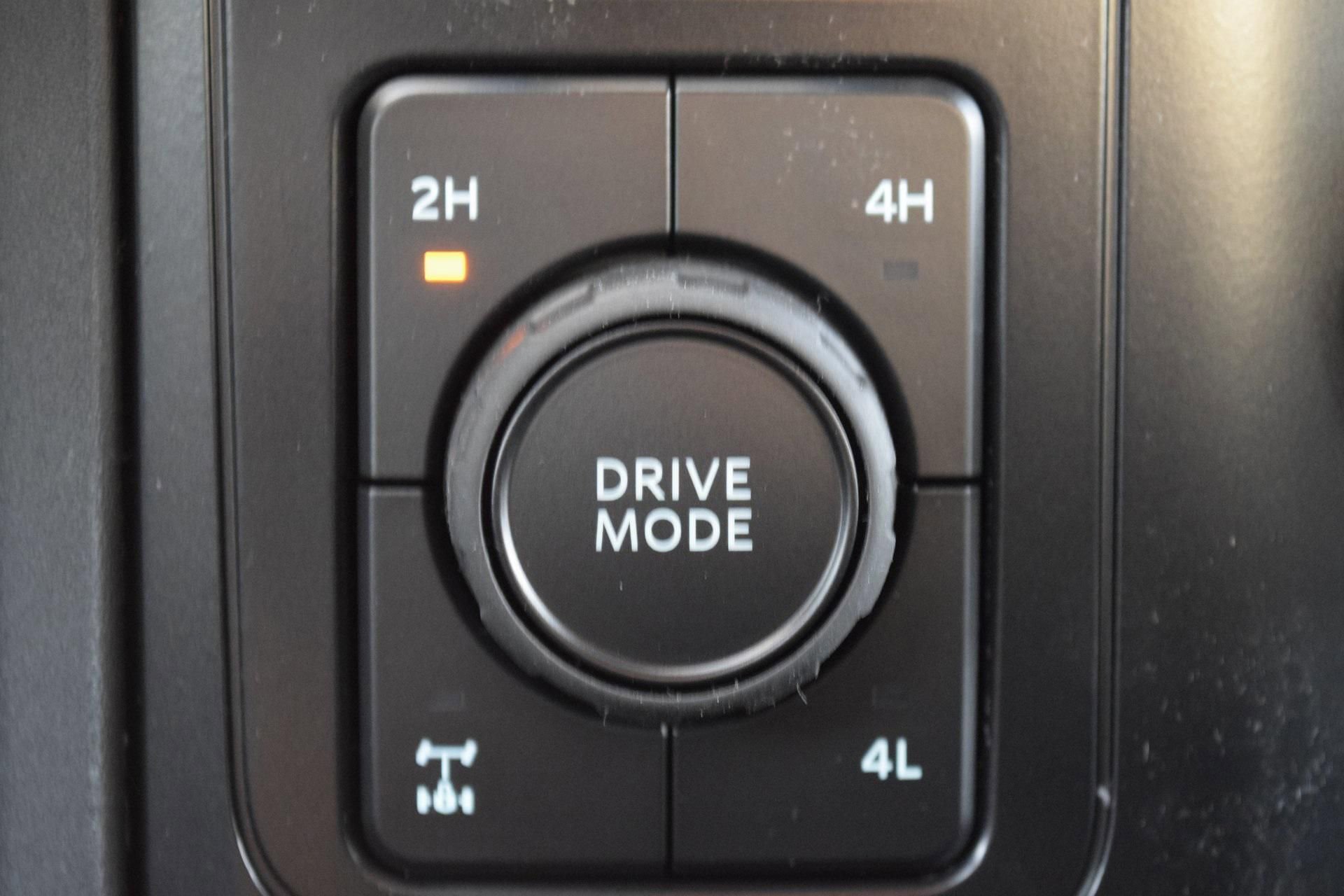 New 2026 Ford F250 XLT w/ XLT Premium Package image 16