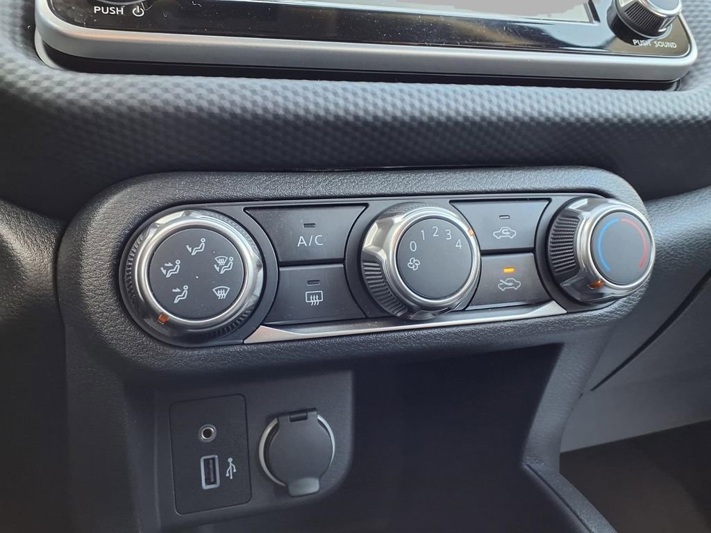 Used 2025 Nissan Kicks Play S FWD image 8