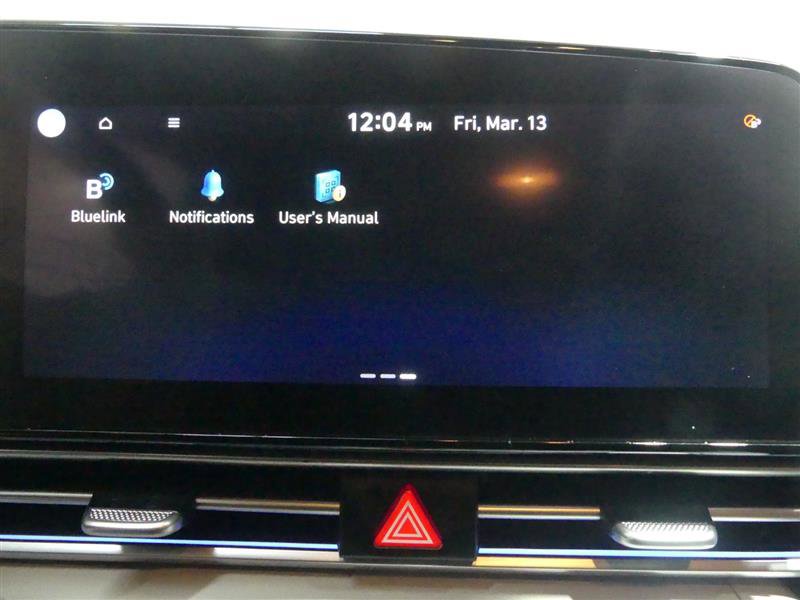 Used 2022 Hyundai Elantra Limited image 41