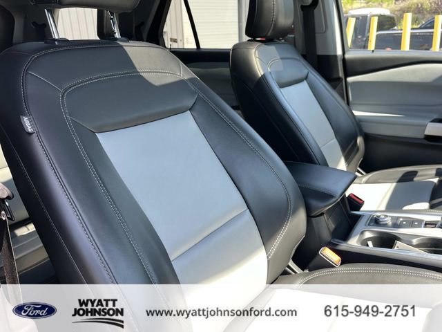Certified 2023 Ford Explorer XLT w/ Equipment Group 202A AWD/4WD image 25