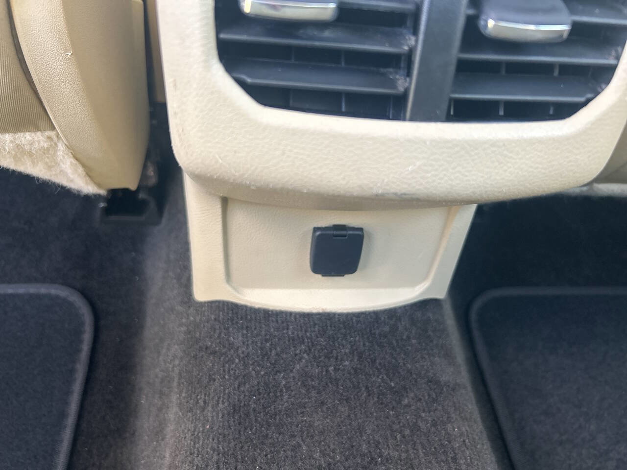 Used 2015 Ford Fusion SE image 37