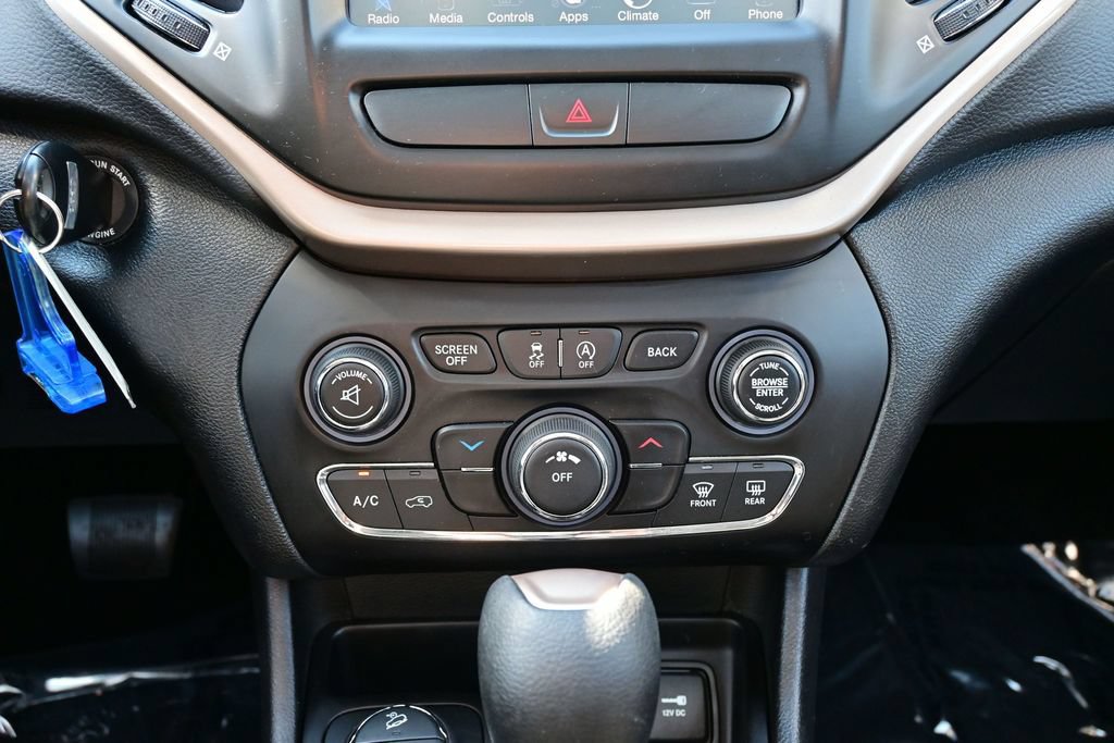 Used 2016 Jeep Cherokee 75th Anniversary AWD/4WD image 32