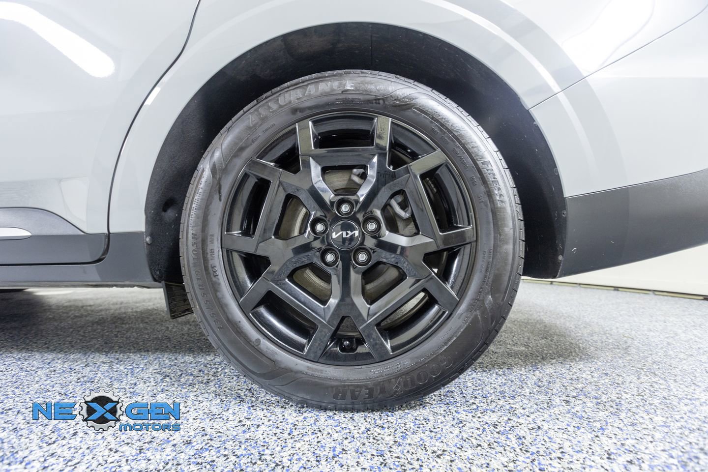 Used 2025 Kia Carnival SX Prestige FWD image 48