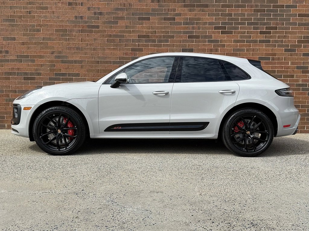 New 2026 Porsche Macan GTS image 2