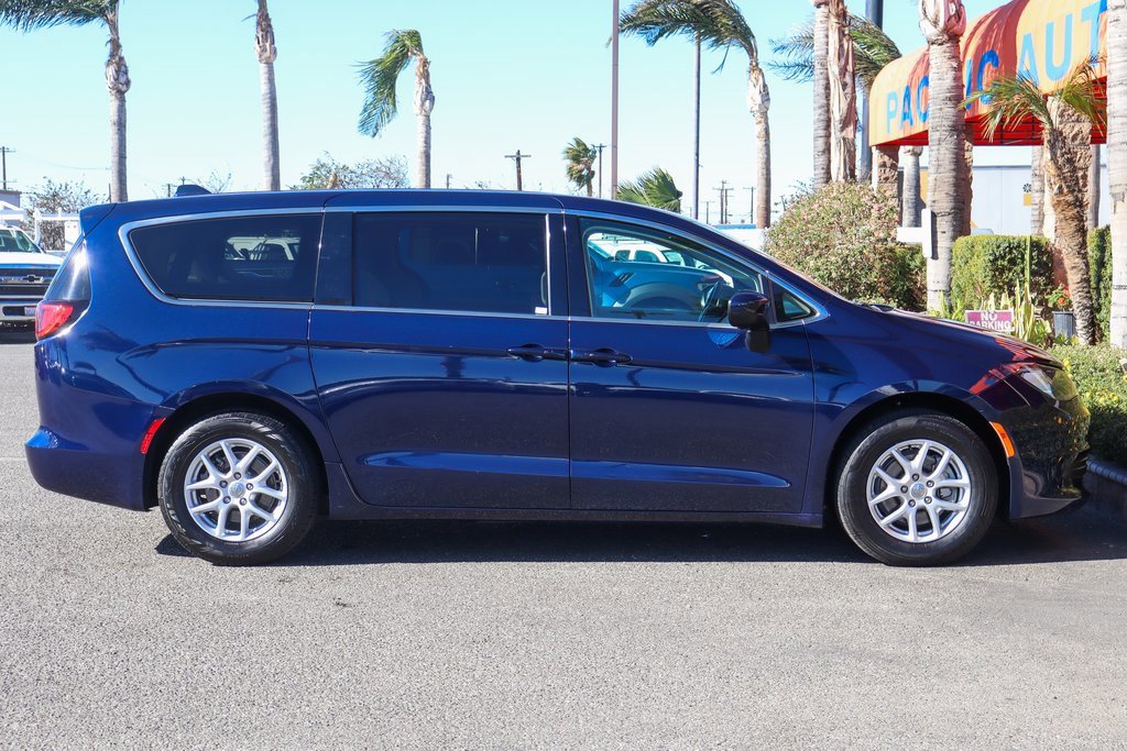 Used 2019 Chrysler Pacifica Touring image 10