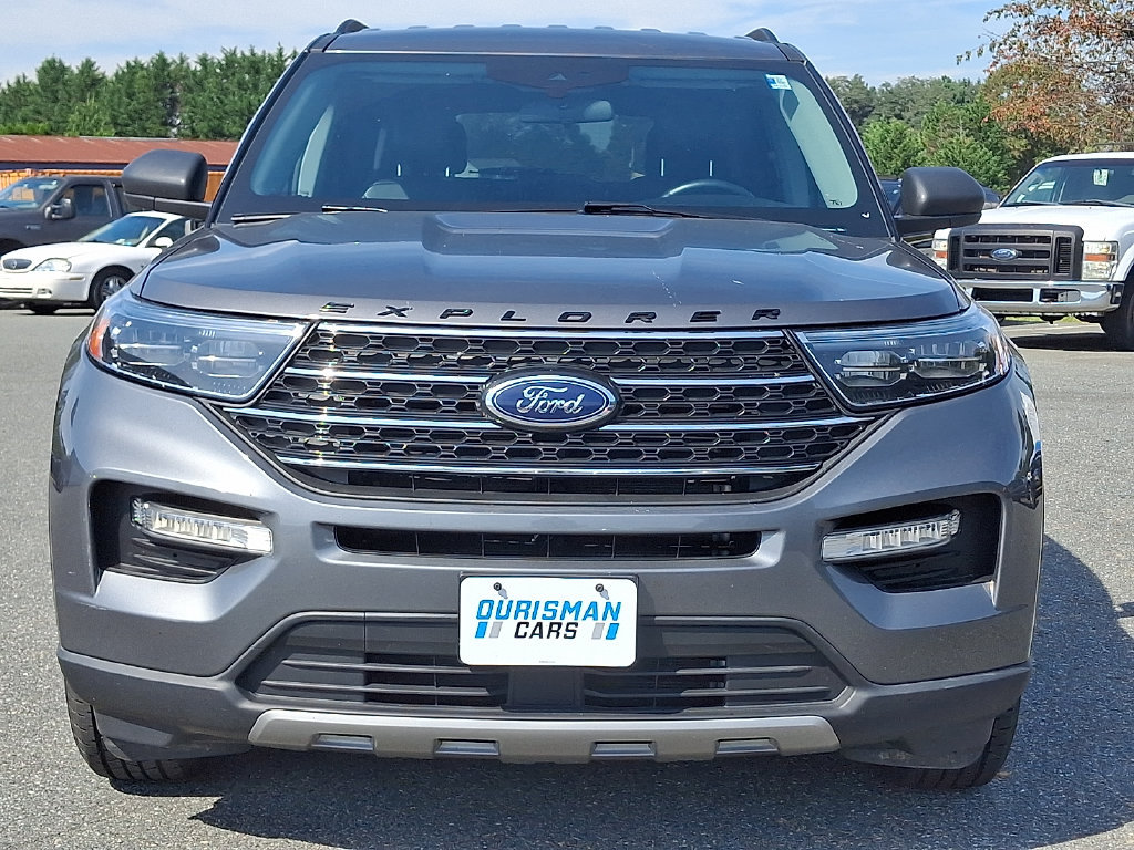 Used 2023 Ford Explorer XLT w/ Equipment Group 202A AWD/4WD image 2
