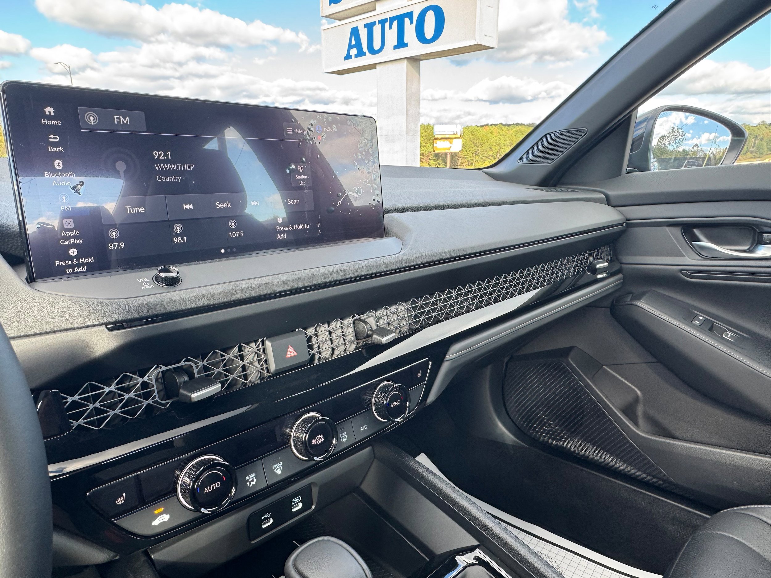 Used 2025 Honda Accord Sport image 4