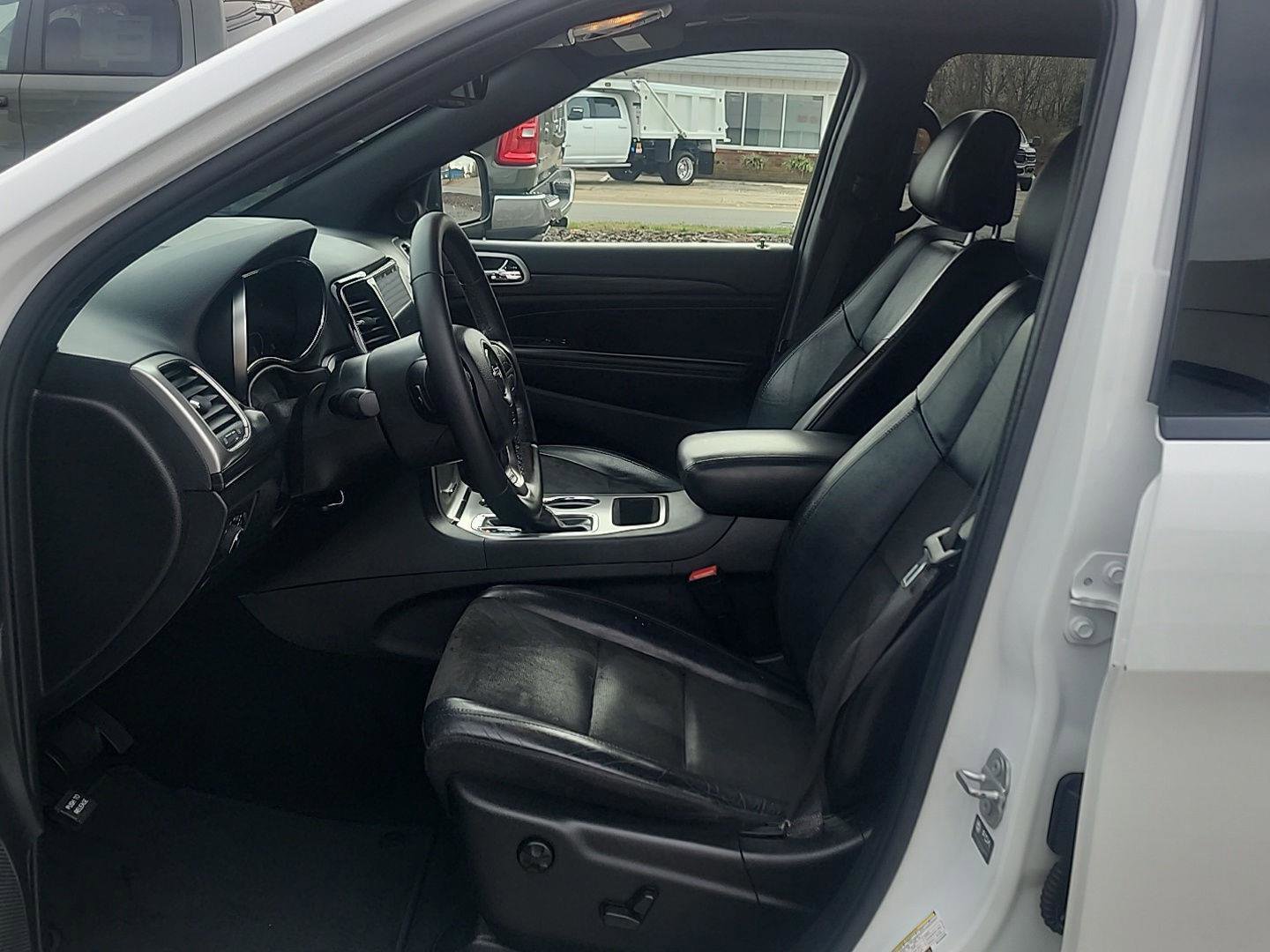 Used 2022 Jeep Grand Cherokee Laredo X image 7