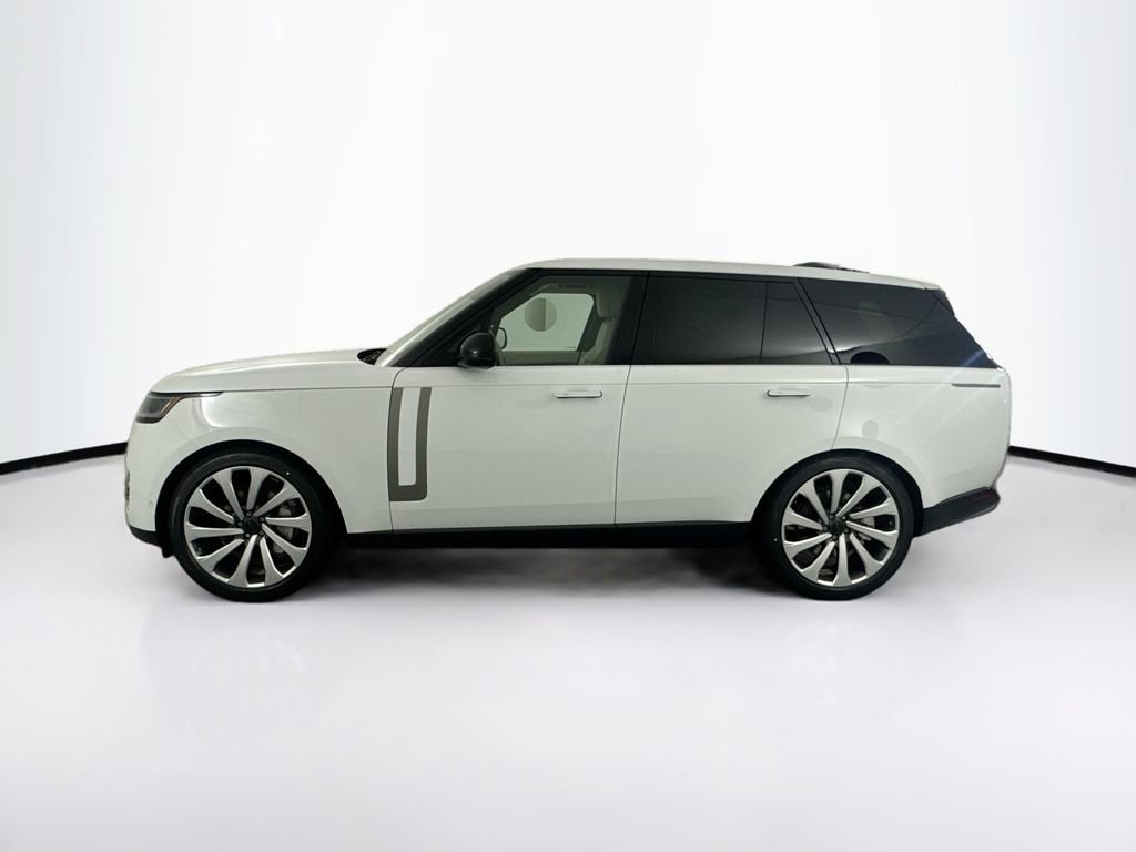 New 2026 Land Rover Range Rover SE image 8