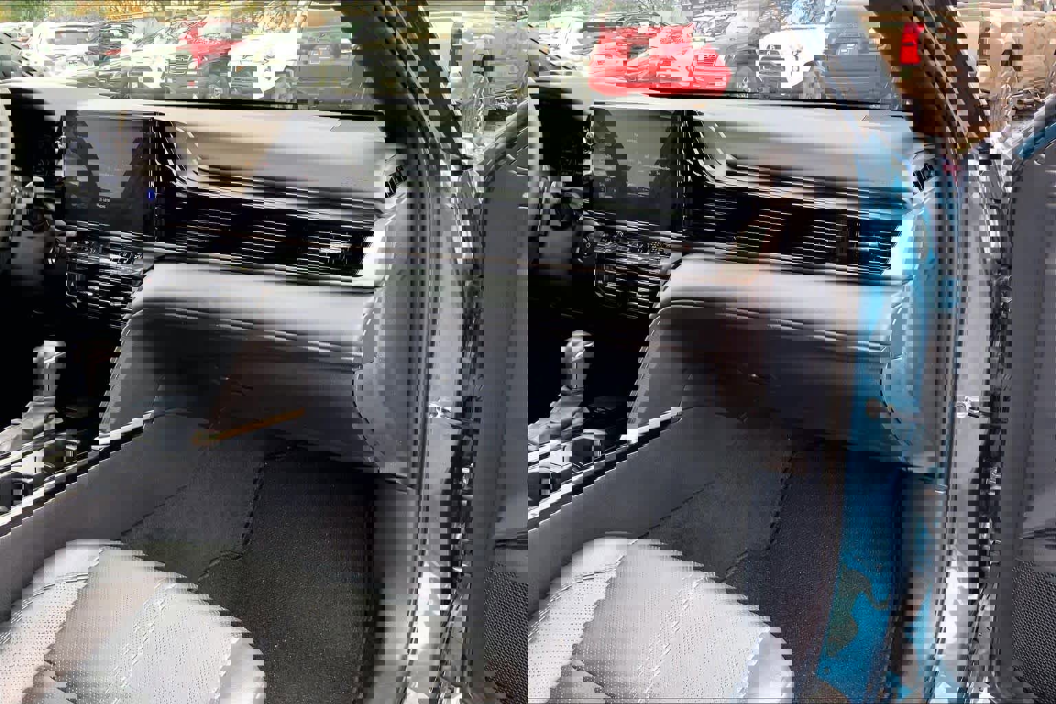 Used 2025 Toyota Camry XSE image 18