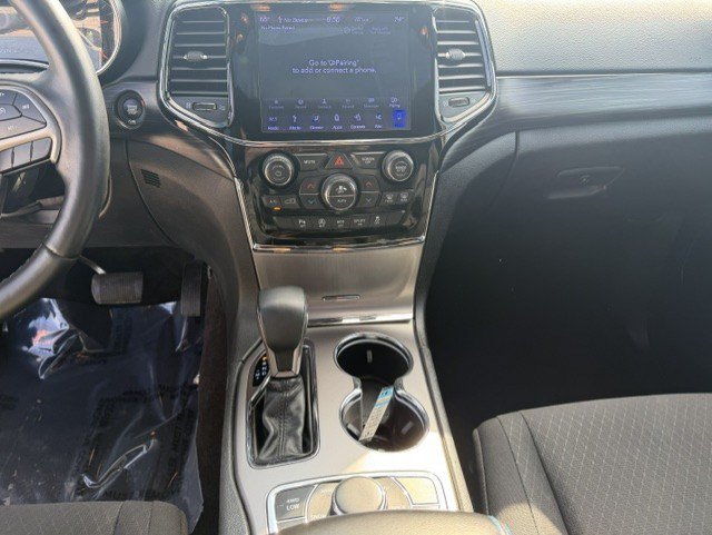 Used 2019 Jeep Grand Cherokee Laredo AWD/4WD image 18