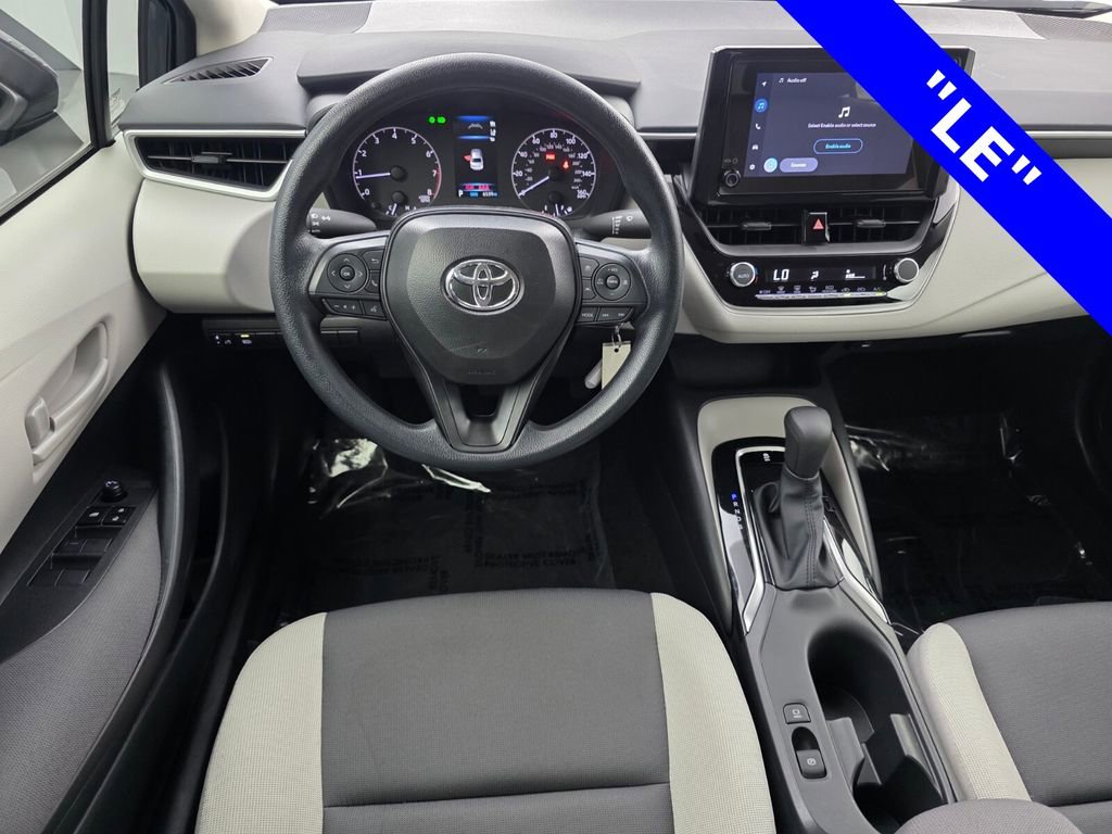 Used 2025 Toyota Corolla LE image 12