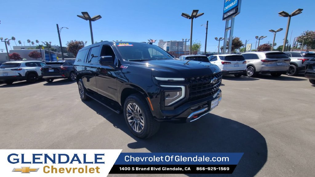 Used 2025 Chevrolet Suburban Z71 AWD/4WD image 3