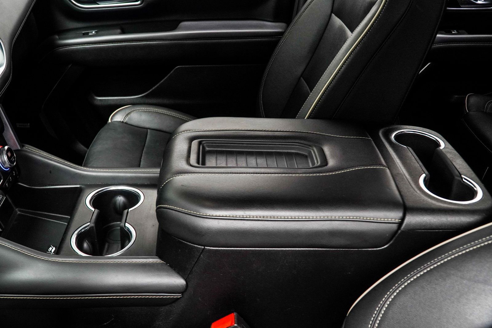Used 2023 GMC Yukon SLT image 19