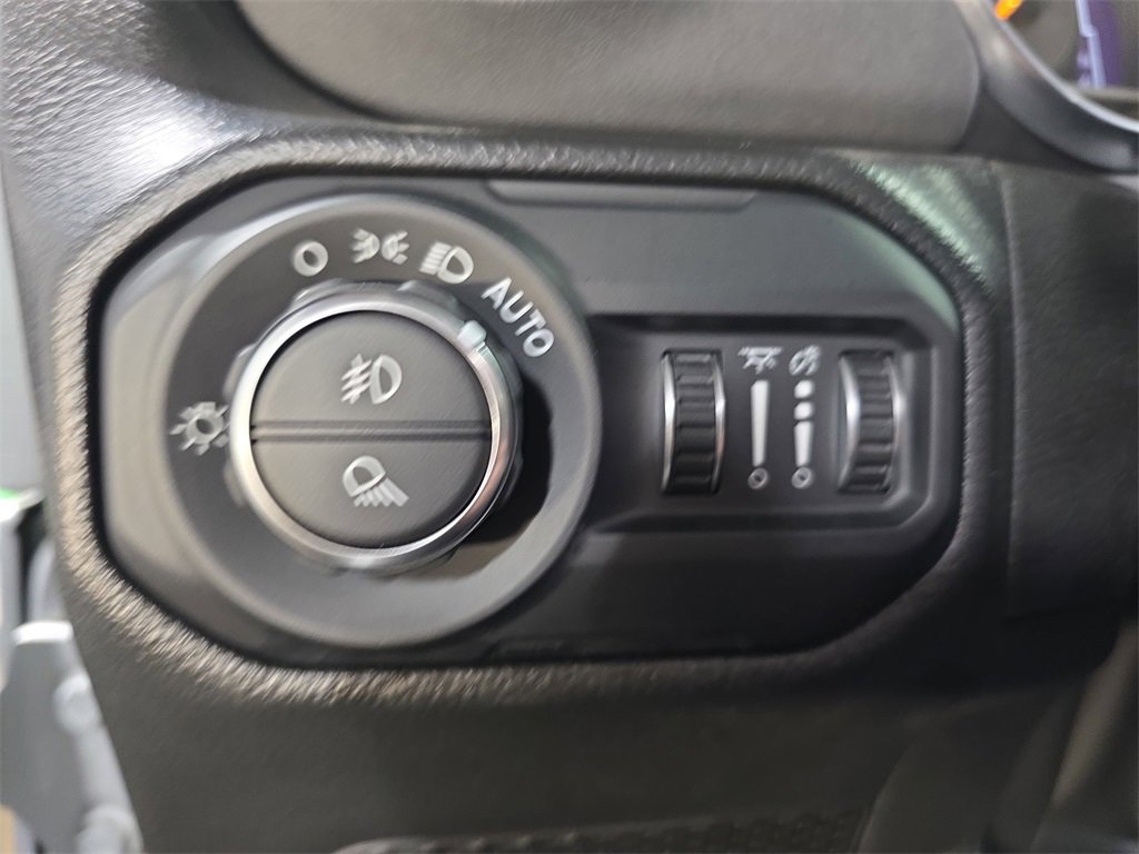 Used 2022 Jeep Gladiator Overland w/ Popular Equipment Package image 25